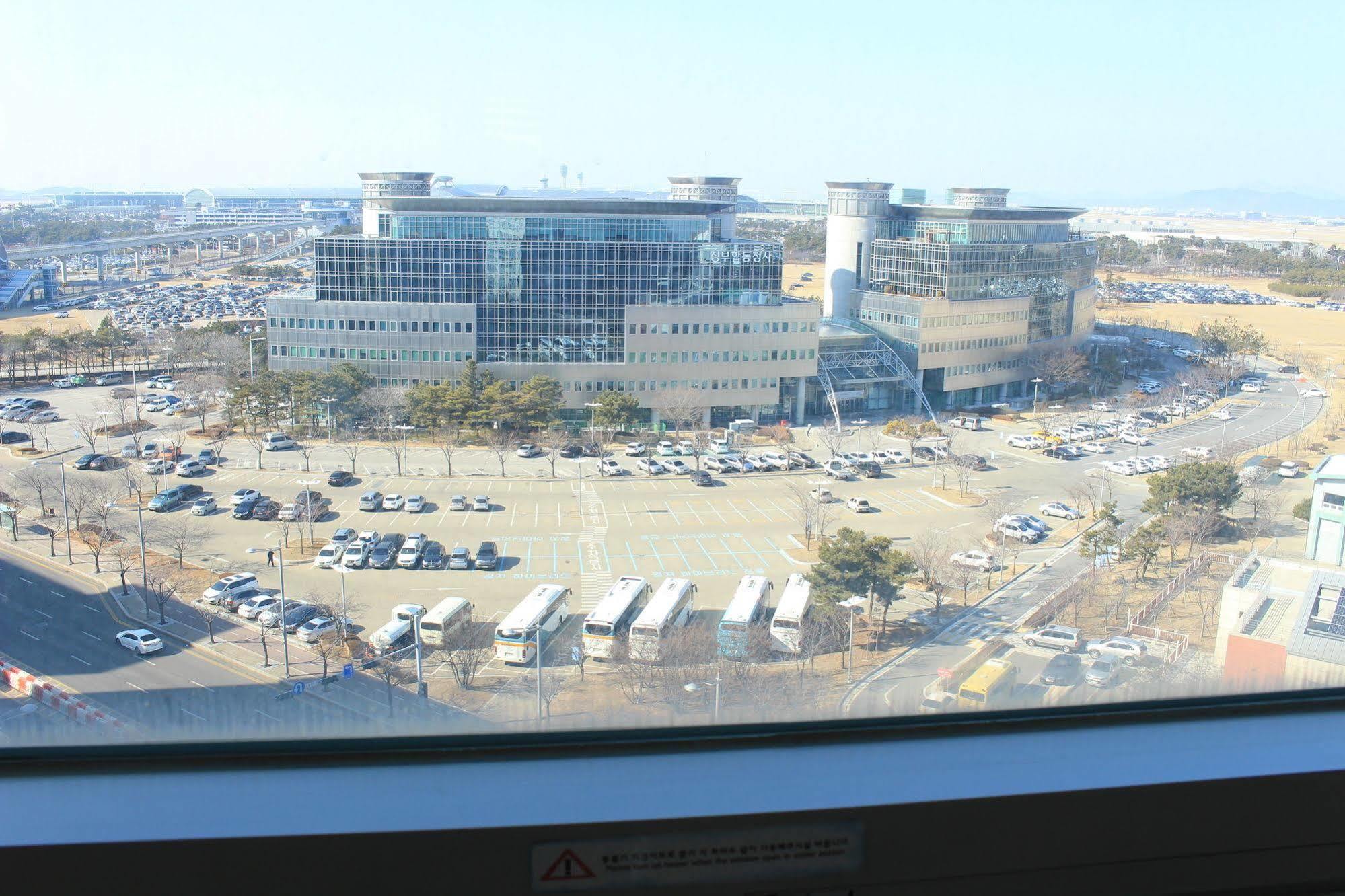 Incheon Airportel Bagian luar foto